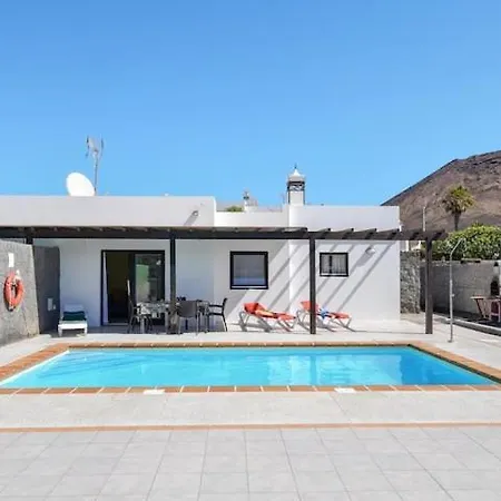34B Villa Con Terraza, Piscina Climatizada Villa Playa Blanca (Lanzarote)